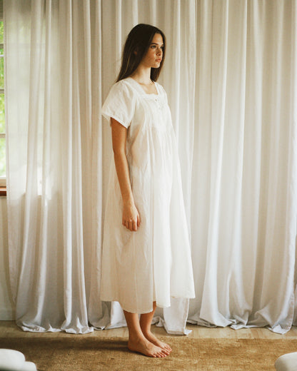 N°2 — The Classic Sheer