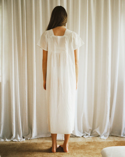 N°2 — The Classic Sheer