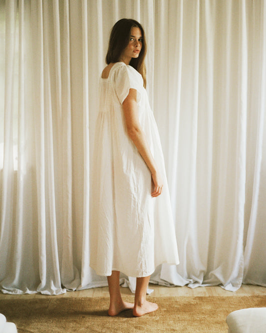 N°2 — The Classic Sheer